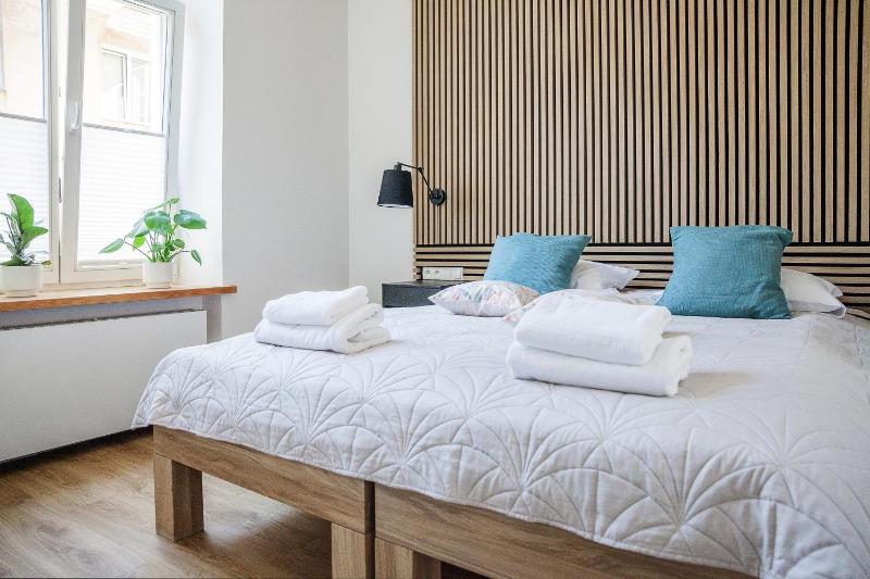 Basic Triple Room image 4