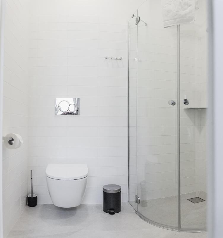 Basic Triple Room image 3