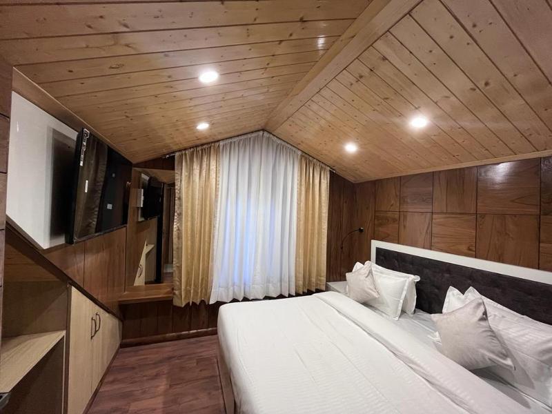 Modest - home away from home - image 6