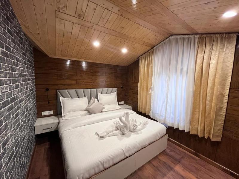 Modest - home away from home - image 7
