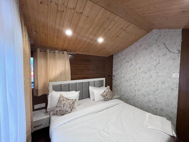 Modest - home away from home - image 8