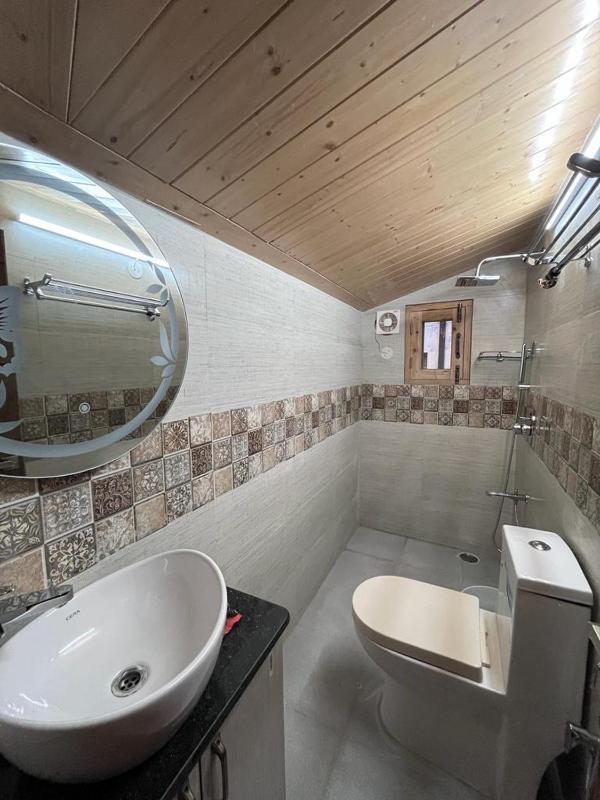 Modest - home away from home - image 12