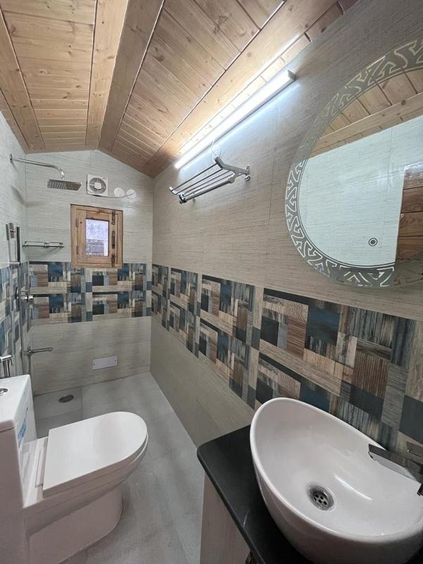 Modest - home away from home - image 16