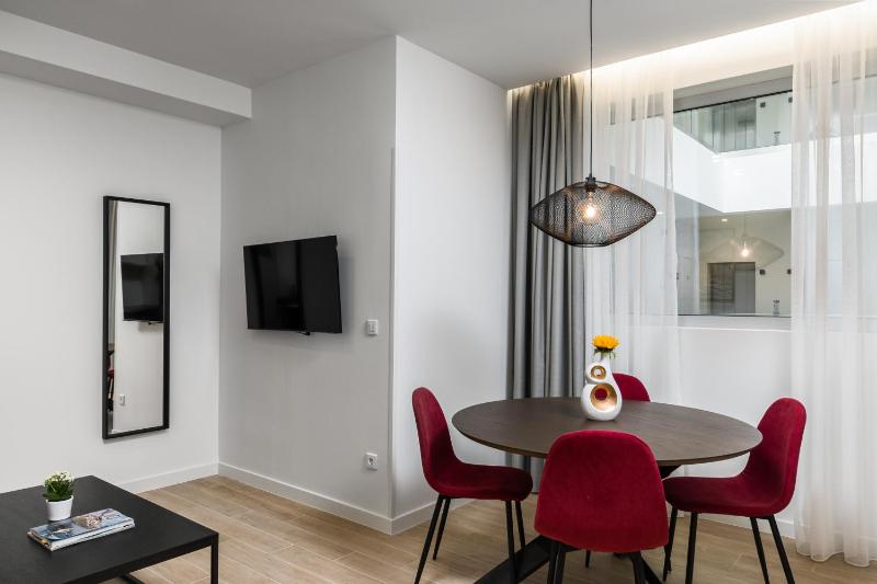 Superior Apartment with Atrium View image 1