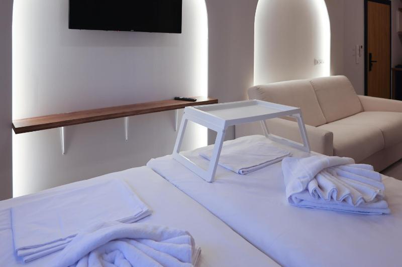 Uphill Unique Boutique Suites - image 34