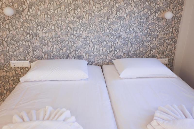 Uphill Unique Boutique Suites - image 18