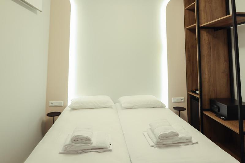 Uphill Unique Boutique Suites - image 35