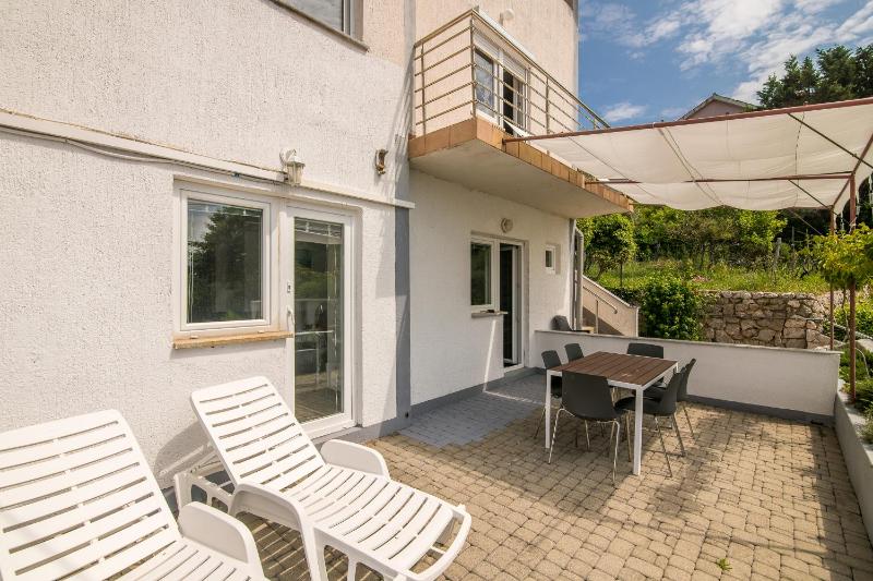 Apartment with Sea View image 4