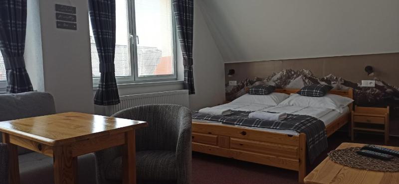 One-Bedroom Apartment image 3