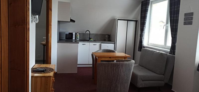One-Bedroom Apartment image 4