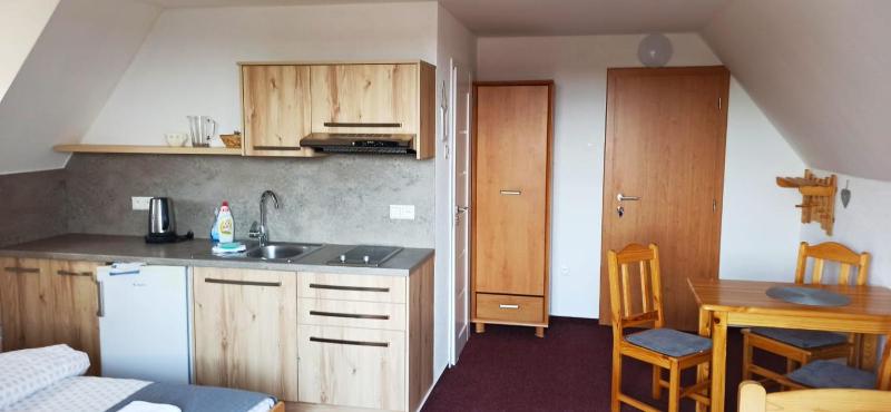Comfort Triple Room with Balcony image 4