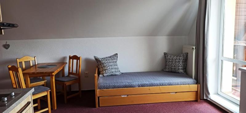 Comfort Triple Room with Balcony image 3