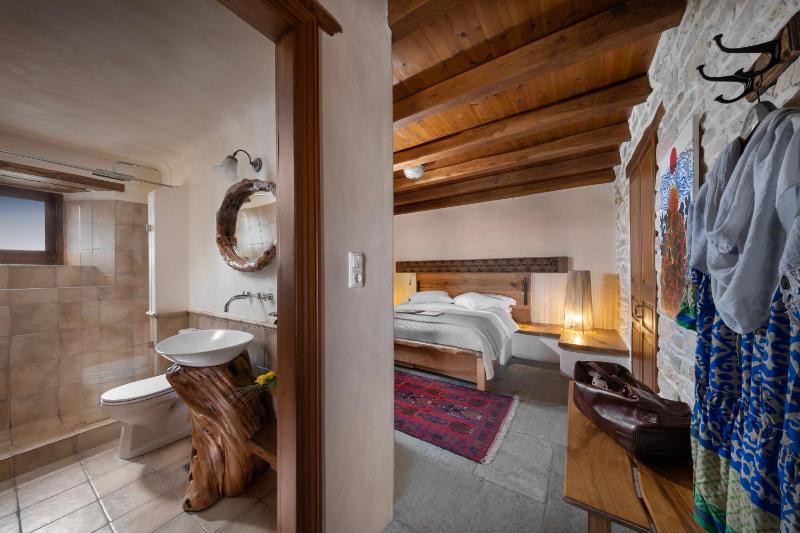 Standard Double Room - Adrastia image 3