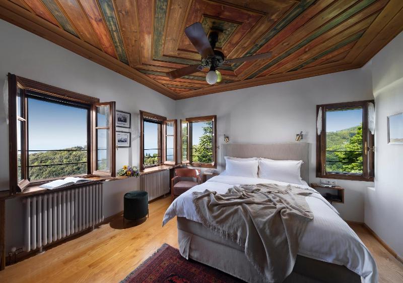 Deluxe Room with Panoramic Sea View - Lysithea image 1