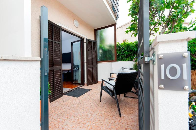 Double Room with Terrace image 1