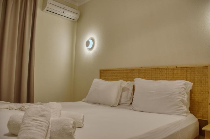 Double or Twin Room with Partial Sea View image 3