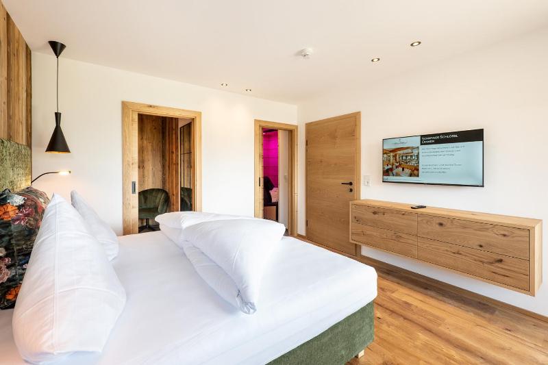 One-Bedroom Suite image 3