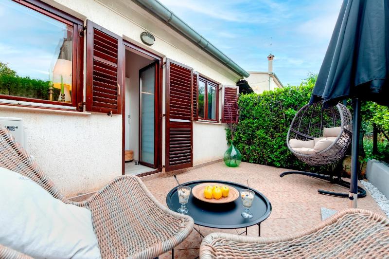 Premium Double Room with Terrace image 4