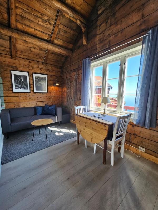 Sea View One-Bedroom Cottage image 1
