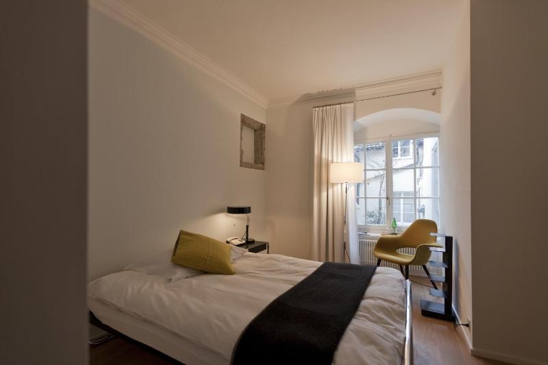 Classic Single Room image 3