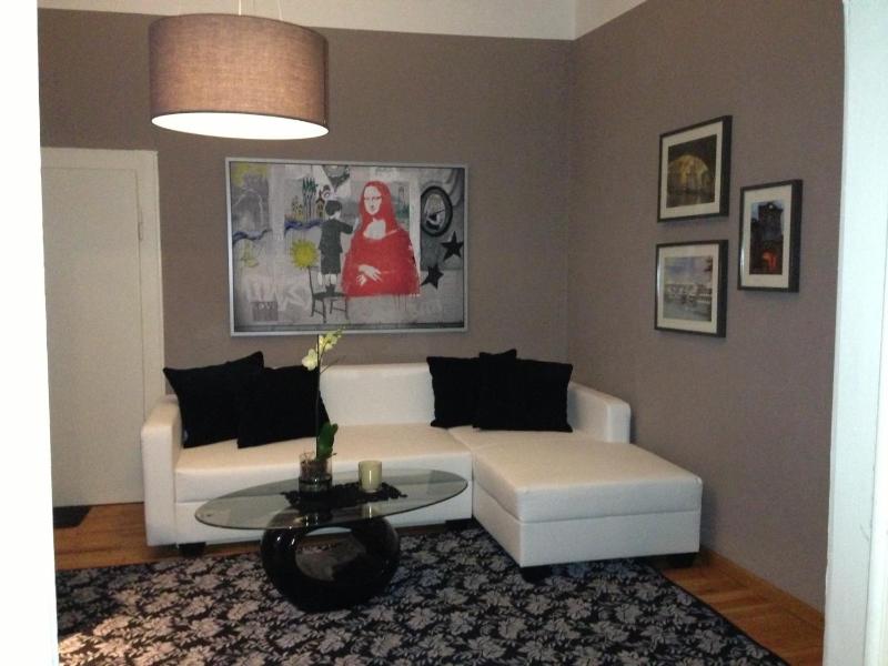 One-Bedroom Apartment image 1