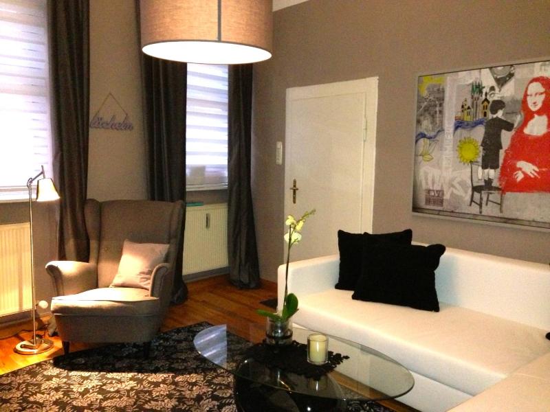 One-Bedroom Apartment image 3