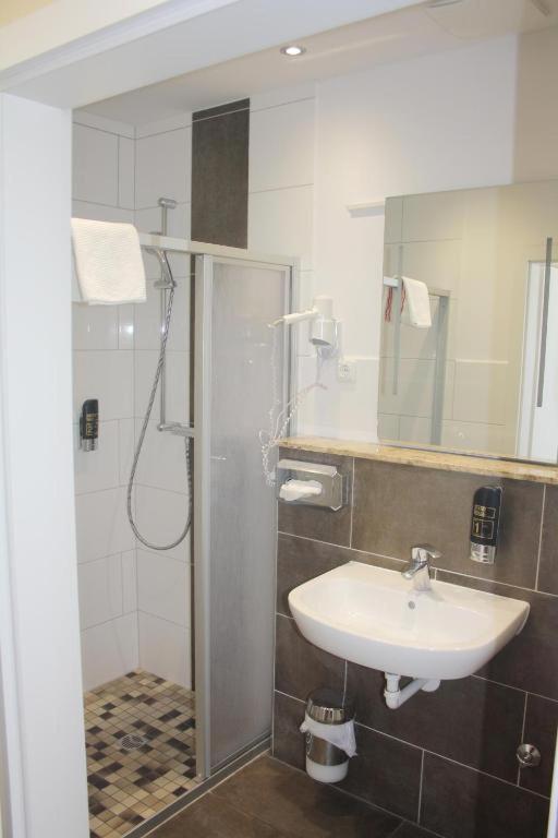 Double Room image 1