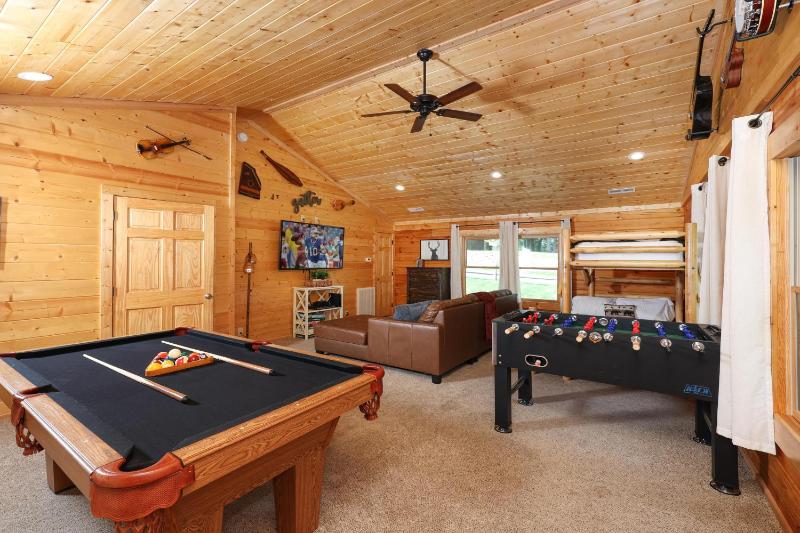 Deerfield Lodge - image 2