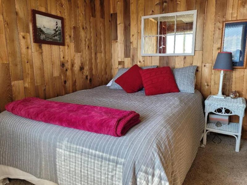 Three-Bedroom House image 4