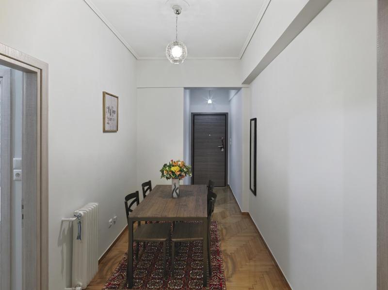 Comfortable apartment next to Museum and park - image 7