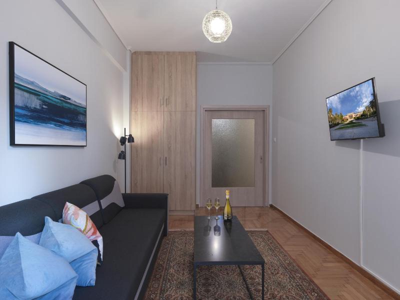 Comfortable apartment next to Museum and park - image 8