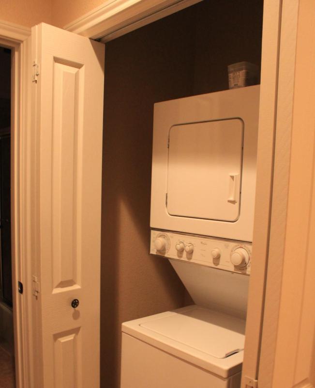 Deluxe One-Bedroom Suite image 2