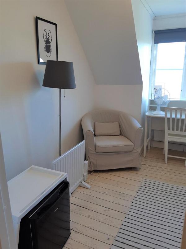 Single Room image 3