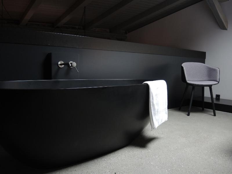 Studio - Split Level image 1