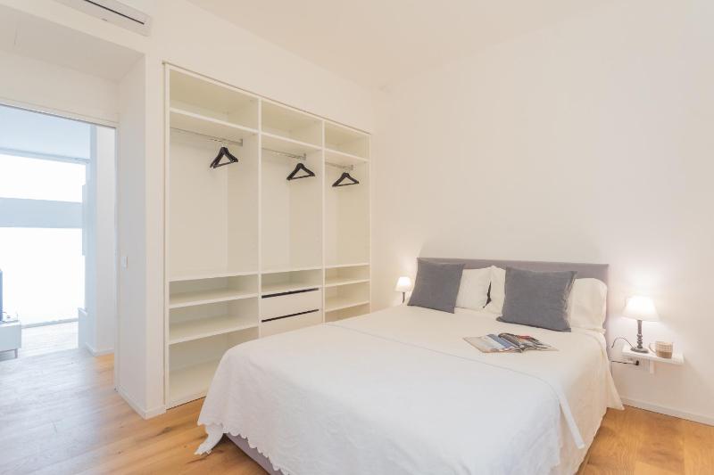 A Step from the Lake Apartment by Rent All Como - image 17