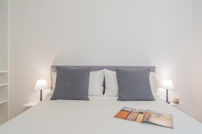 A Step from the Lake Apartment by Rent All Como - image 11