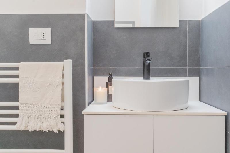 A Step from the Lake Apartment by Rent All Como - image 47