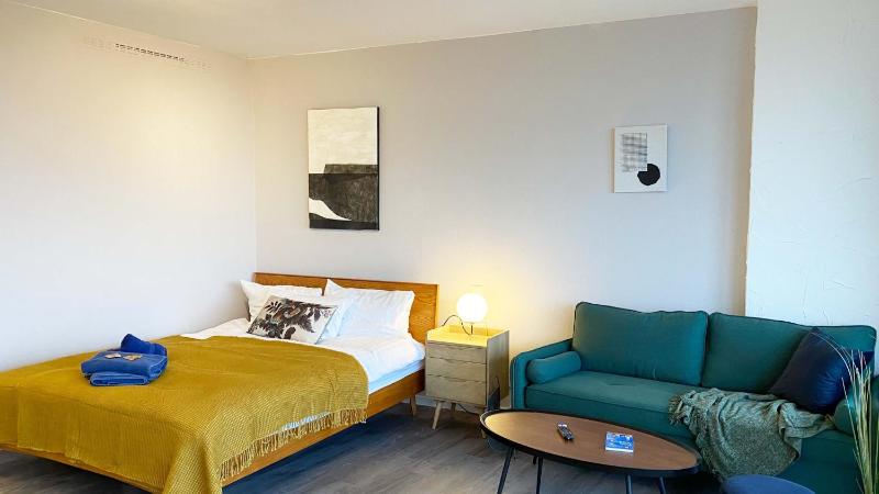 Deluxe Studio with balcony and city view image 2