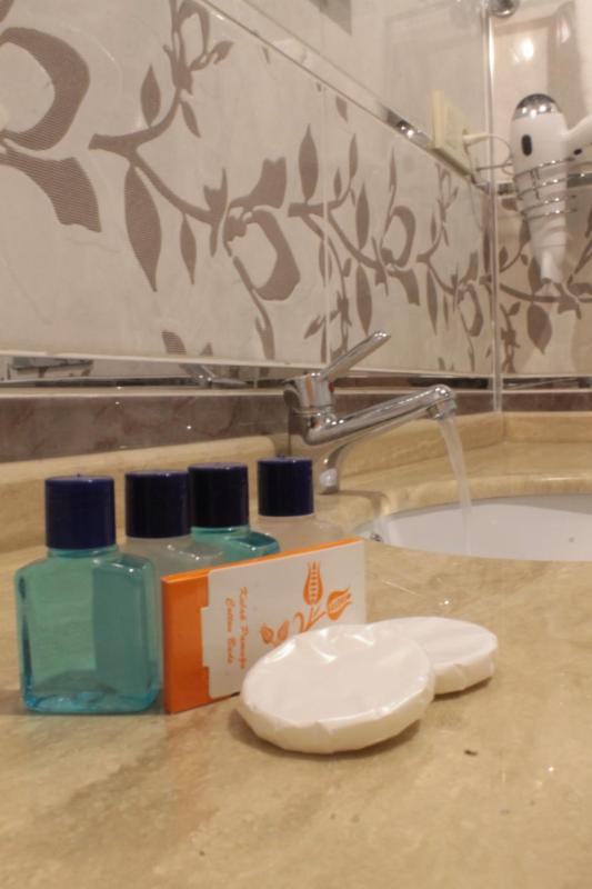 Standard Double Room image 2