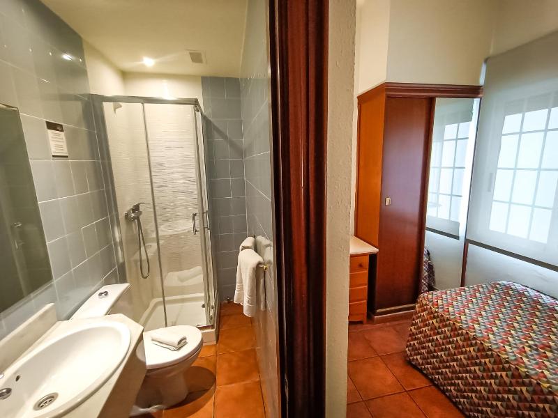 Single Room image 2