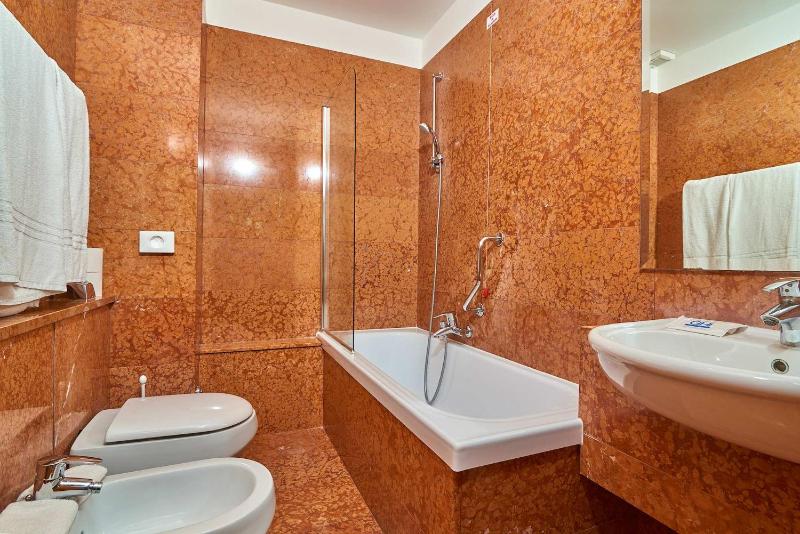Budget Double or Twin Room image 3
