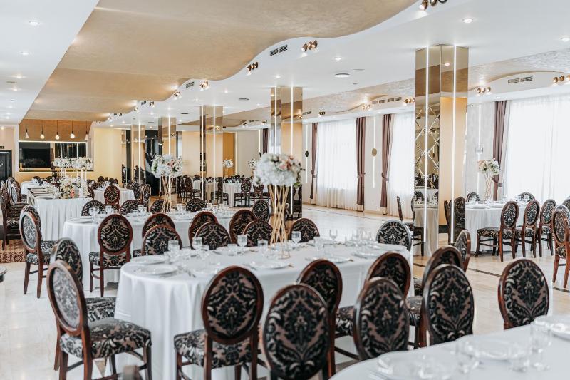 Hotel Bliss - image 2
