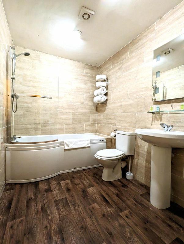 Family Room image 1