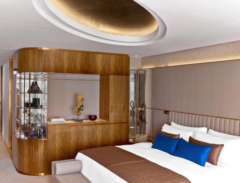 Superior King Room with Abdi Ipekci Street View image 1