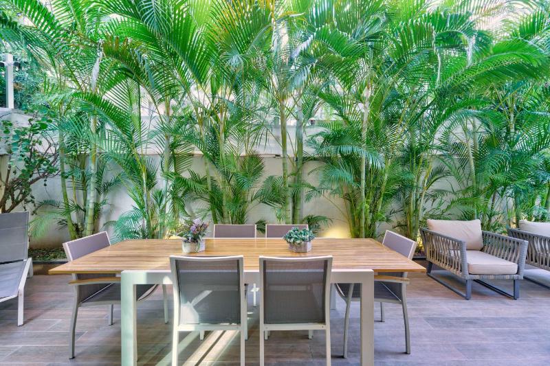 Oasis Garden 2BR near the Sea by HolyGuest - image 14