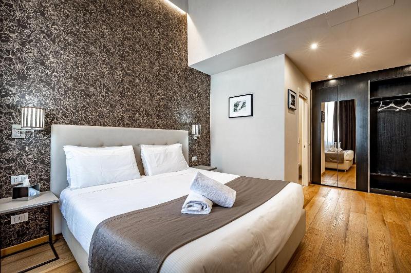 Superior King Room image 2