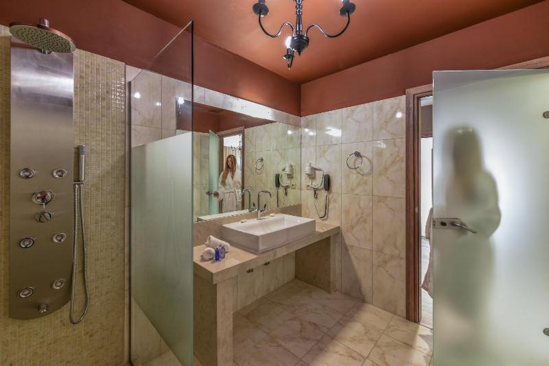 Executive Suite with Panoramic Sea View image 3