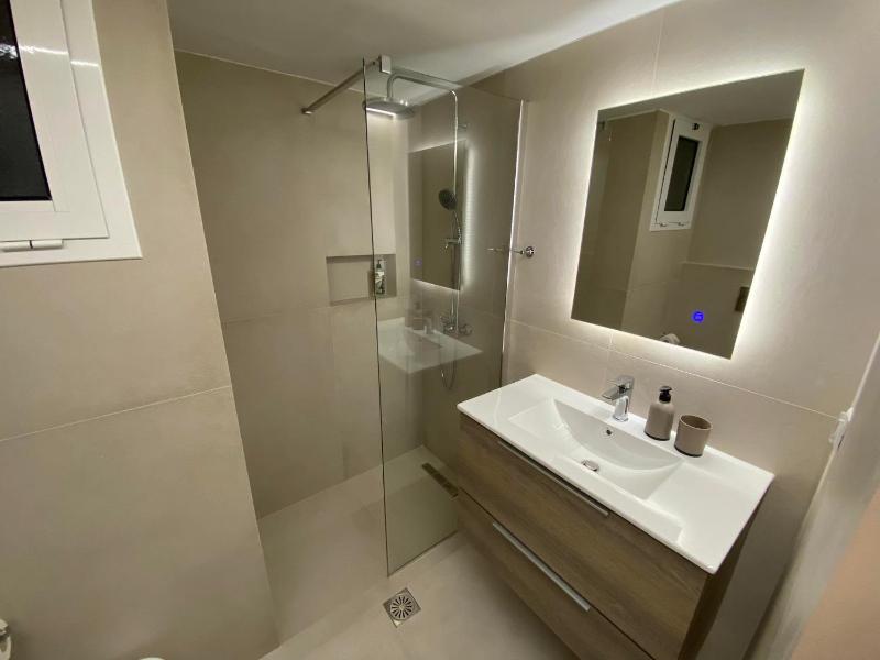 Double Room with Sea View image 1