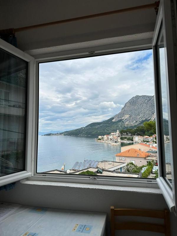 Apartment with Sea View image 4