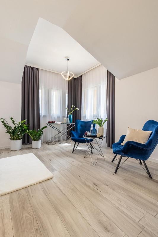 Superior Double Room image 3